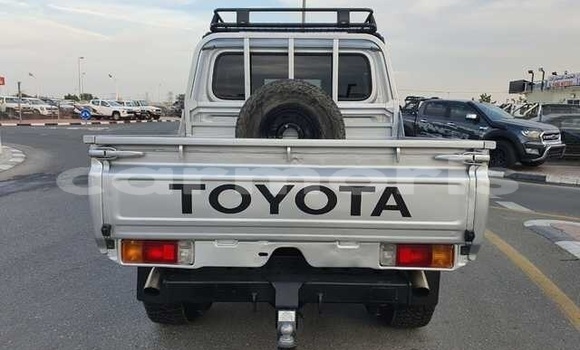 Buy Used Toyota Land Cruiser Silver Car in D'Epinay in Pamplempousses Buy Used Toyota Land Cruiser Silver Car in D'Epinay in Pamplempousses