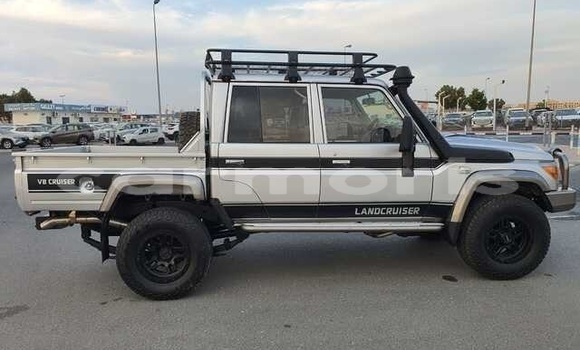 Buy Used Toyota Land Cruiser Silver Car in D'Epinay in Pamplempousses Buy Used Toyota Land Cruiser Silver Car in D'Epinay in Pamplempousses