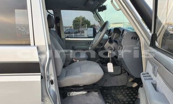 Buy Used Toyota Land Cruiser Silver Car in D'Epinay in Pamplempousses Buy Used Toyota Land Cruiser Silver Car in D'Epinay in Pamplempousses