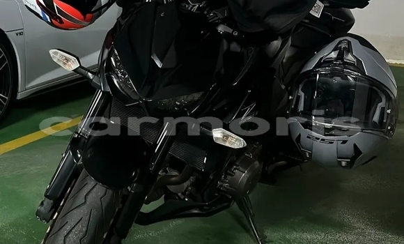 Buy Used Kawasaki Z 1000 Black Bike in Port Louis in Port Louis District Buy Used Kawasaki Z 1000 Black Bike in Port Louis in Port Louis District