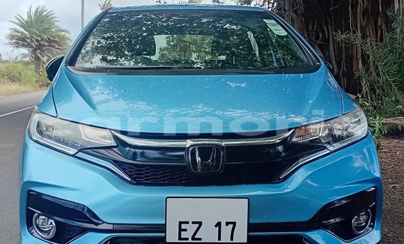 Buy Used Honda fit Blue Car in Rivière du Rempart in Rivière du Rempart District Buy Used Honda fit Blue Car in Rivière du Rempart in Rivière du Rempart District