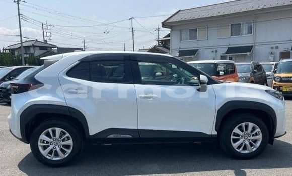 Buy Used Toyota Yaris White Car in Bel Air in Flacq Buy Used Toyota Yaris White Car in Bel Air in Flacq