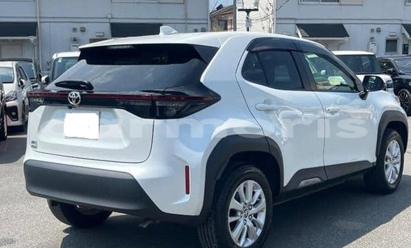 Buy Used Toyota Yaris White Car in Bel Air in Flacq Buy Used Toyota Yaris White Car in Bel Air in Flacq