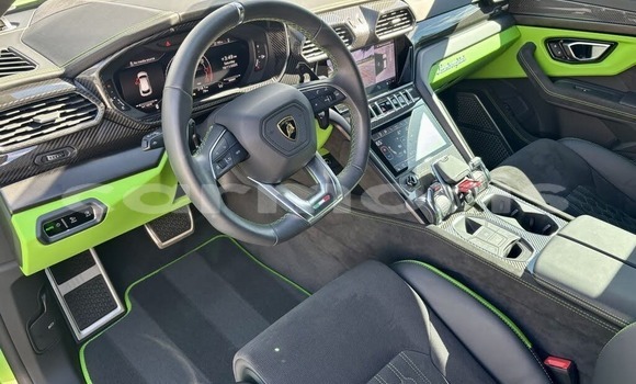 Buy Used Lamborghini Urus Green Car in Anse La Raie in Rivière du Rempart District Buy Used Lamborghini Urus Green Car in Anse La Raie in Rivière du Rempart District