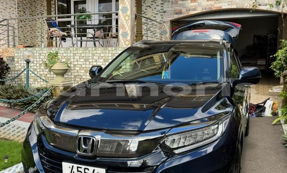 Buy Used Honda vezel Blue Car in Moka in Moka