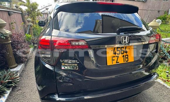Buy Used Honda vezel Blue Car in Moka in Moka Buy Used Honda vezel Blue Car in Moka in Moka