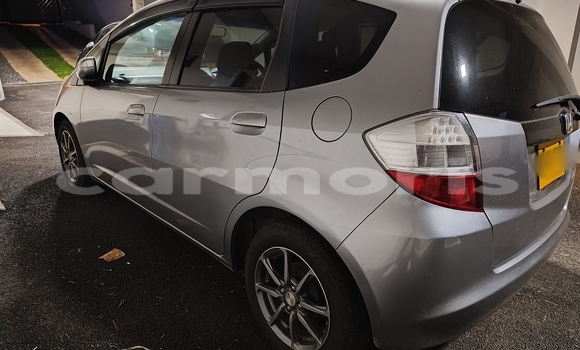 Buy Used Honda fit Silver Car in Moka in Moka Buy Used Honda fit Silver Car in Moka in Moka