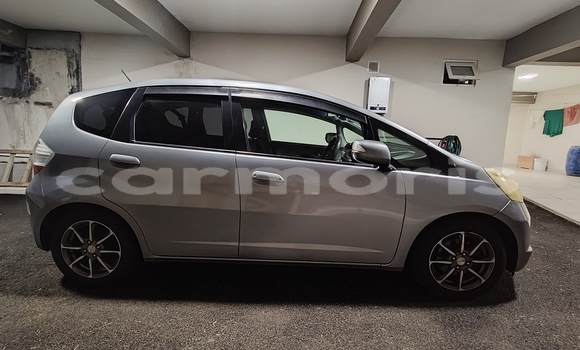 Buy Used Honda fit Silver Car in Moka in Moka Buy Used Honda fit Silver Car in Moka in Moka