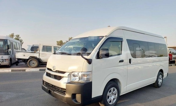 Buy Used Toyota Hiace White Car in Bel Air in Flacq
