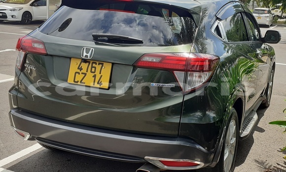 Buy Used Honda vezel Green Car in Bambous in Black River District Buy Used Honda vezel Green Car in Bambous in Black River District