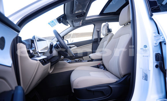 Buy Used Kia Sportage White Car in Bel Ombre in Savanne Buy Used Kia Sportage White Car in Bel Ombre in Savanne