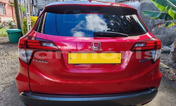 Buy Used Honda vezel Red Car in Vacoas–Phoenix in Plaines Wilhems District Buy Used Honda vezel Red Car in Vacoas–Phoenix in Plaines Wilhems District
