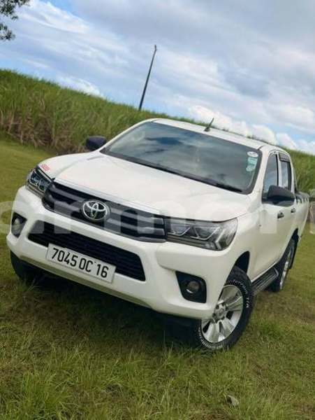 Big with watermark toyota hilux port louis district port louis 7995