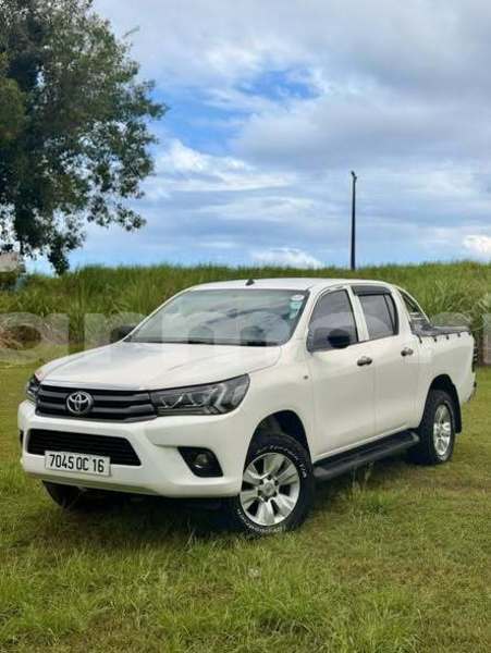 Big with watermark toyota hilux port louis district port louis 7995