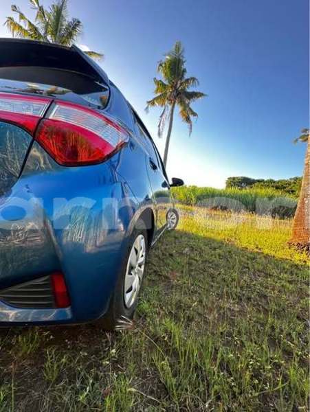 Big with watermark toyota vitz port louis district port louis 7996
