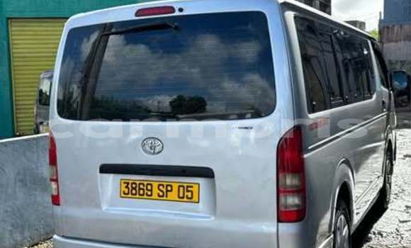 Buy Used Toyota Hiace Other Car in Pointe aux Piments in Pamplempousses Buy Used Toyota Hiace Other Car in Pointe aux Piments in Pamplempousses