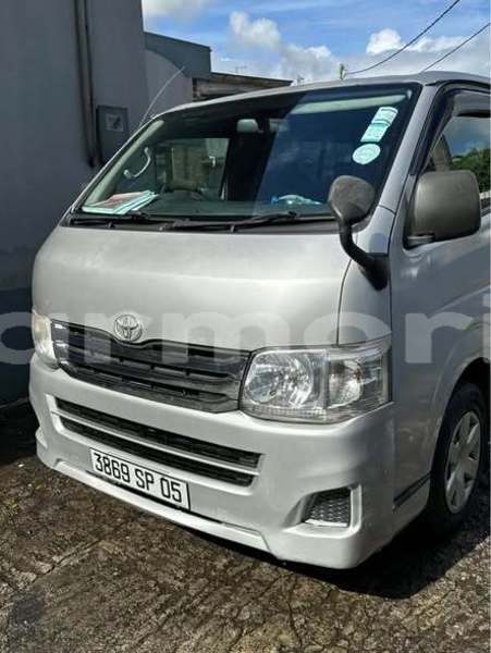 Big with watermark toyota hiace pamplempousses pointe aux piments 8012