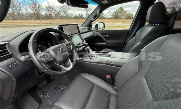 Buy Used Lexus LX White Car in Baie du Cap in Savanne District Buy Used Lexus LX White Car in Baie du Cap in Savanne District