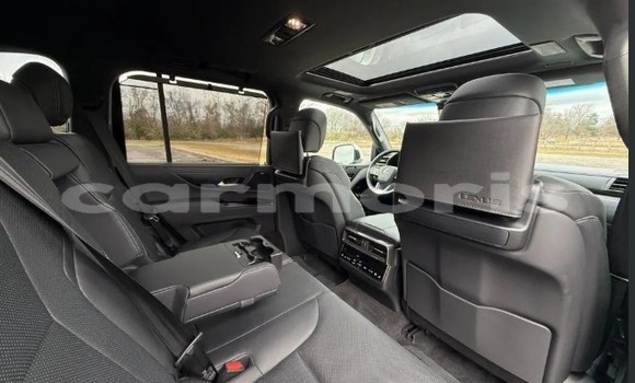 Buy Used Lexus LX White Car in Baie du Cap in Savanne District Buy Used Lexus LX White Car in Baie du Cap in Savanne District
