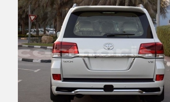 Buy Used Toyota Land Cruiser White Car in Bel Ombre in Savanne Buy Used Toyota Land Cruiser White Car in Bel Ombre in Savanne