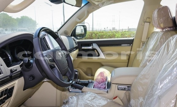 Buy Used Toyota Land Cruiser White Car in Bel Ombre in Savanne Buy Used Toyota Land Cruiser White Car in Bel Ombre in Savanne