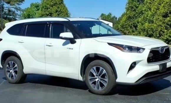 Buy Used Toyota Land Cruiser White Car in Bel Air in Flacq Buy Used Toyota Land Cruiser White Car in Bel Air in Flacq