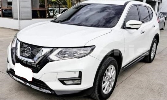 Buy Used Nissan X–Trail White Car in Bel Ombre in Savanne