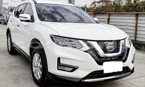 Buy Used Nissan X–Trail White Car in Bel Ombre in Savanne Buy Used Nissan X–Trail White Car in Bel Ombre in Savanne