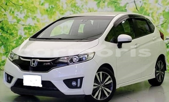 Buy Used Honda fit White Car in Bel Ombre in Savanne