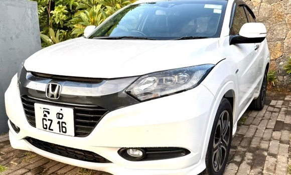 Buy Used Honda vezel White Car in Port Louis in Port Louis District Buy Used Honda vezel White Car in Port Louis in Port Louis District
