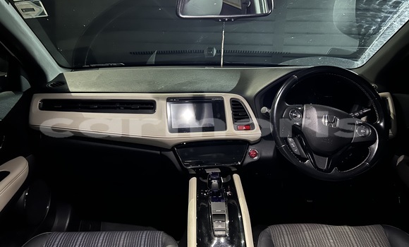 Buy Used Honda vezel White Car in Port Louis in Port Louis District Buy Used Honda vezel White Car in Port Louis in Port Louis District