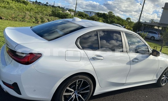 Buy Used BMW 3–Series White Car in Rose Belle in Grand Port District Buy Used BMW 3–Series White Car in Rose Belle in Grand Port District