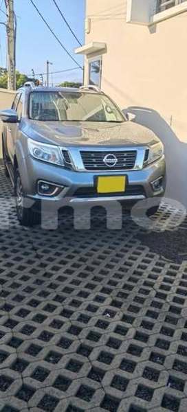 Big with watermark nissan navara pamplempousses pamplemousse 8085
