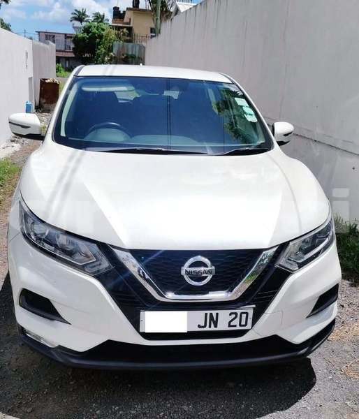 Big with watermark nissan quest grand port district mahebourg 8086