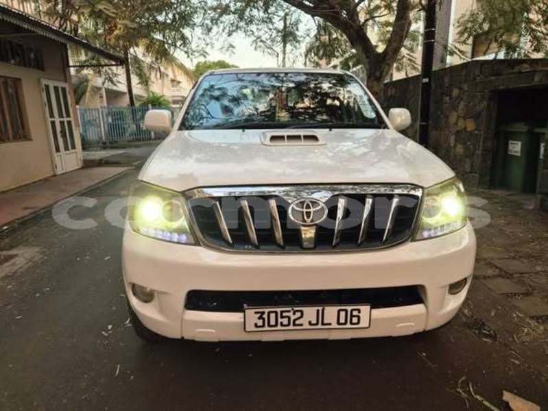 Big with watermark toyota hilux pamplempousses pamplemousse 8087