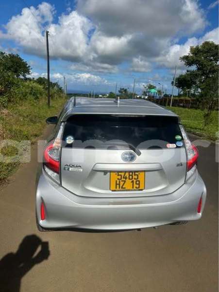 Big with watermark toyota aqua port louis district port louis 8092