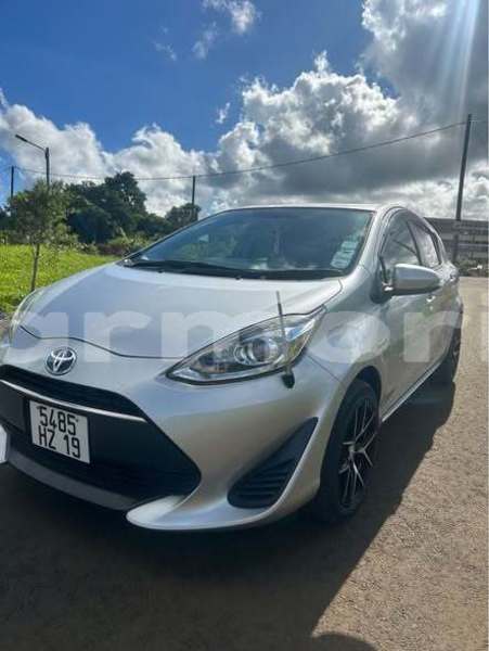 Big with watermark toyota aqua port louis district port louis 8092