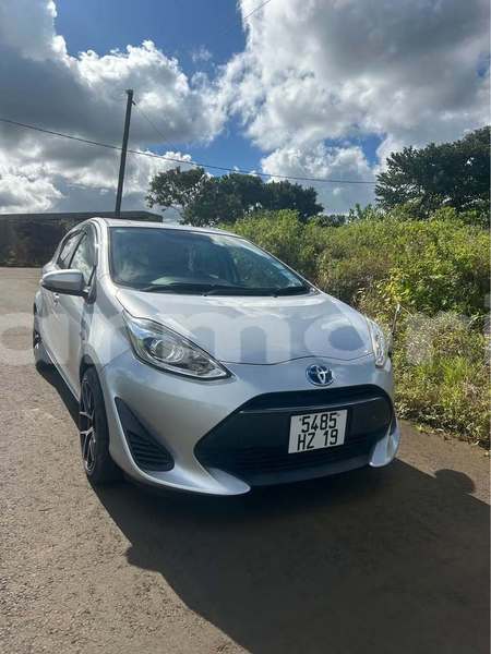 Big with watermark toyota aqua port louis district port louis 8092