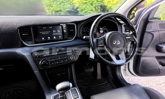 Buy Used Kia Sportage White Car in Grand Baie–Montagne Goyaves in Rodrigues Buy Used Kia Sportage White Car in Grand Baie–Montagne Goyaves in Rodrigues