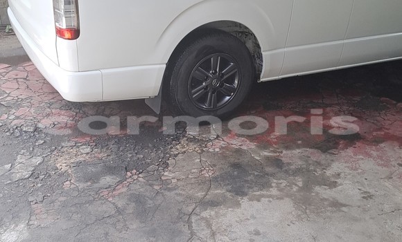 Buy Used Toyota Hiace White Car in Anse La Raie in Rivière du Rempart District