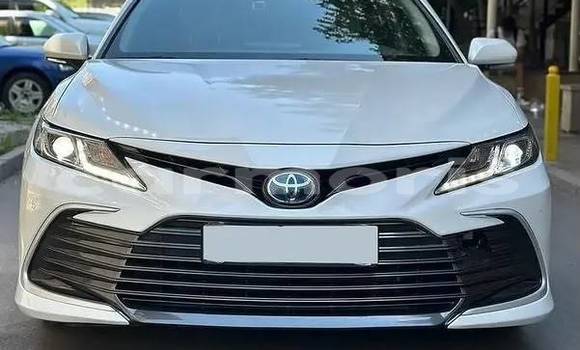 Buy Used Toyota Camry White Car in Bel Air in Flacq