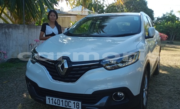 Buy Used Renault Kadjar White Car in Rivière du Rempart in Rivière du Rempart District