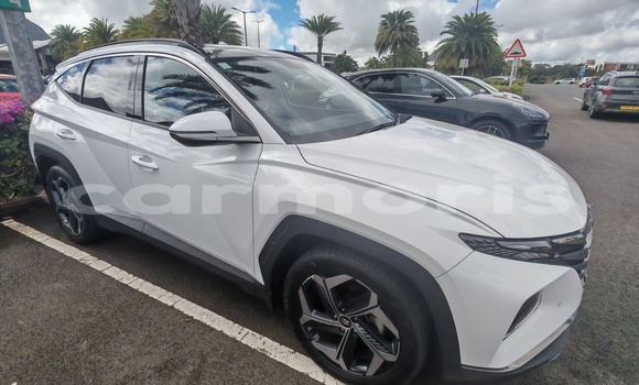 Buy Used Hyundai Tucson White Car in Quatre Bornes in Plaines Wilhems District Buy Used Hyundai Tucson White Car in Quatre Bornes in Plaines Wilhems District