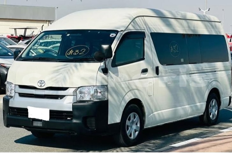 Big with watermark toyota hiace savanne bel ombre 8115