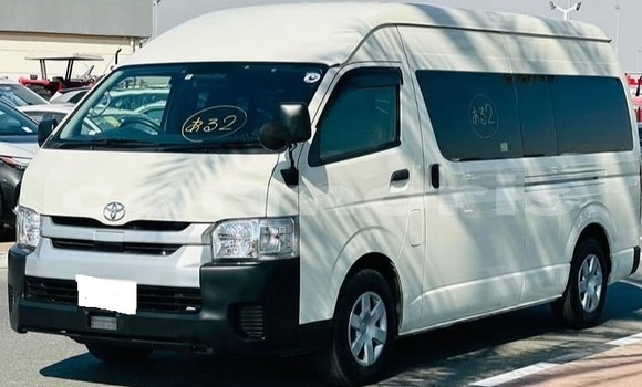 Buy Used Toyota Hiace White Car in Bel Ombre in Savanne