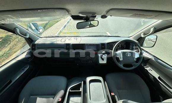 Buy Used Toyota Hiace White Car in Bel Ombre in Savanne Buy Used Toyota Hiace White Car in Bel Ombre in Savanne
