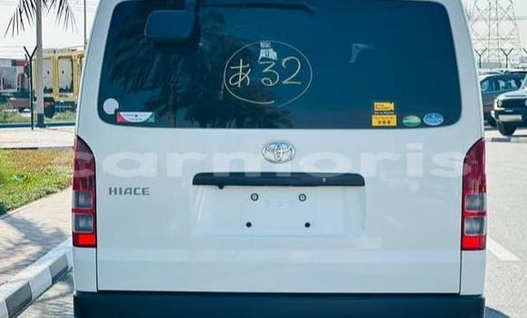 Buy Used Toyota Hiace White Car in Bel Ombre in Savanne Buy Used Toyota Hiace White Car in Bel Ombre in Savanne