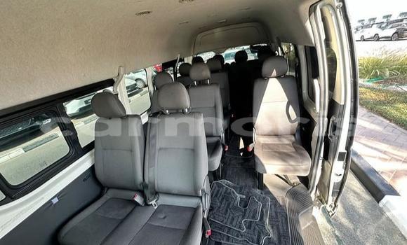 Buy Used Toyota Hiace White Car in Bel Ombre in Savanne Buy Used Toyota Hiace White Car in Bel Ombre in Savanne