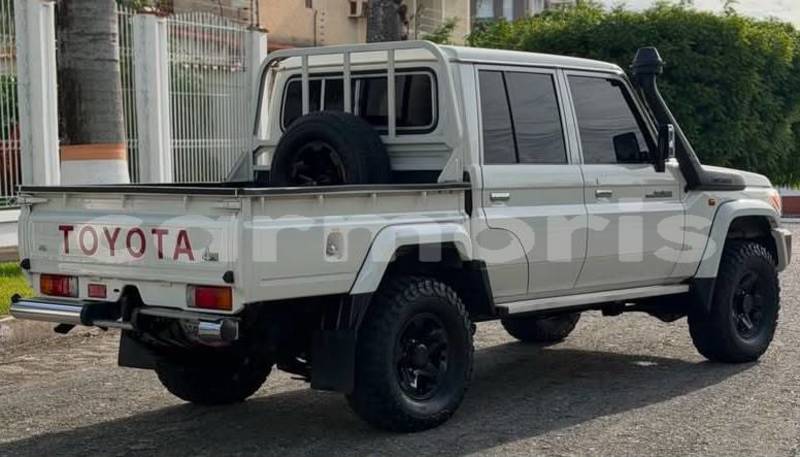 Big with watermark toyota land cruiser savanne bel ombre 8118