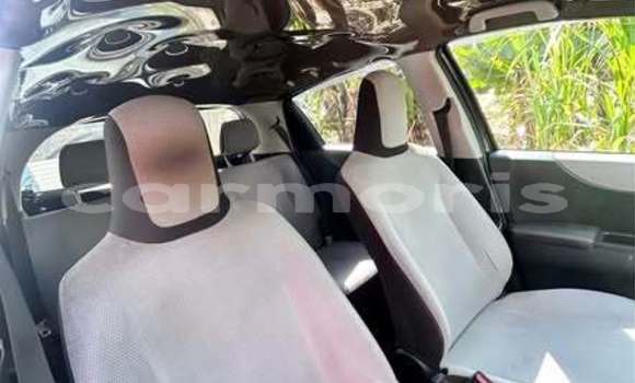 Buy Used Toyota Vitz Other Car in Mahébourg in Grand Port District Buy Used Toyota Vitz Other Car in Mahébourg in Grand Port District